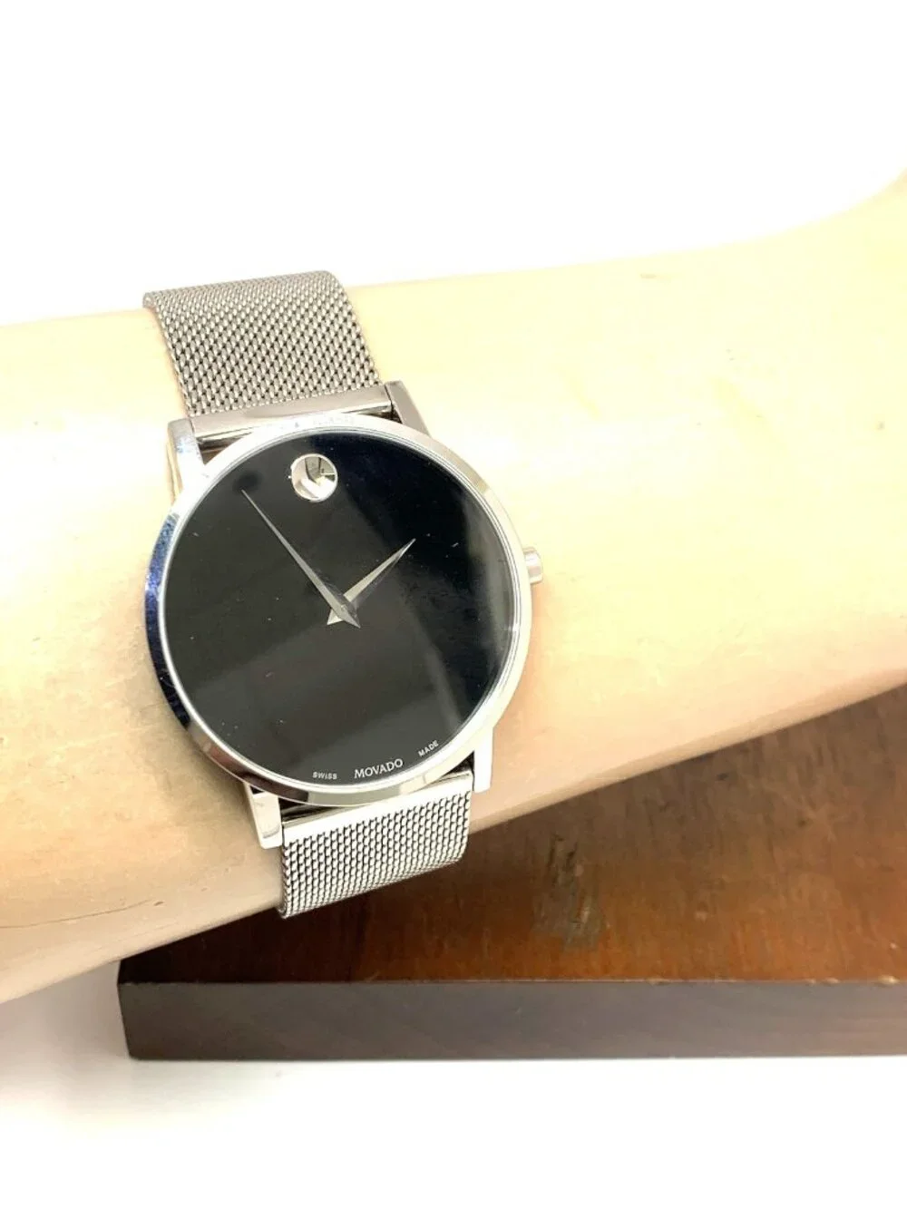 Movado Men's Watch 0607219 Black Dial Swiss Quartz Silver Stainless Steel